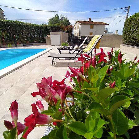 Villa Krasa Sea View Apartmants With Pool Ližnjan Exteriör bild