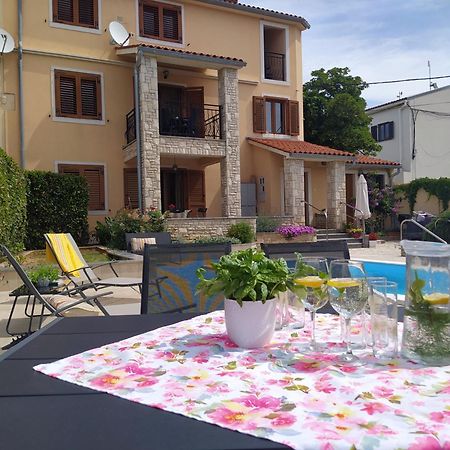 Villa Krasa Sea View Apartmants With Pool Ližnjan Exteriör bild