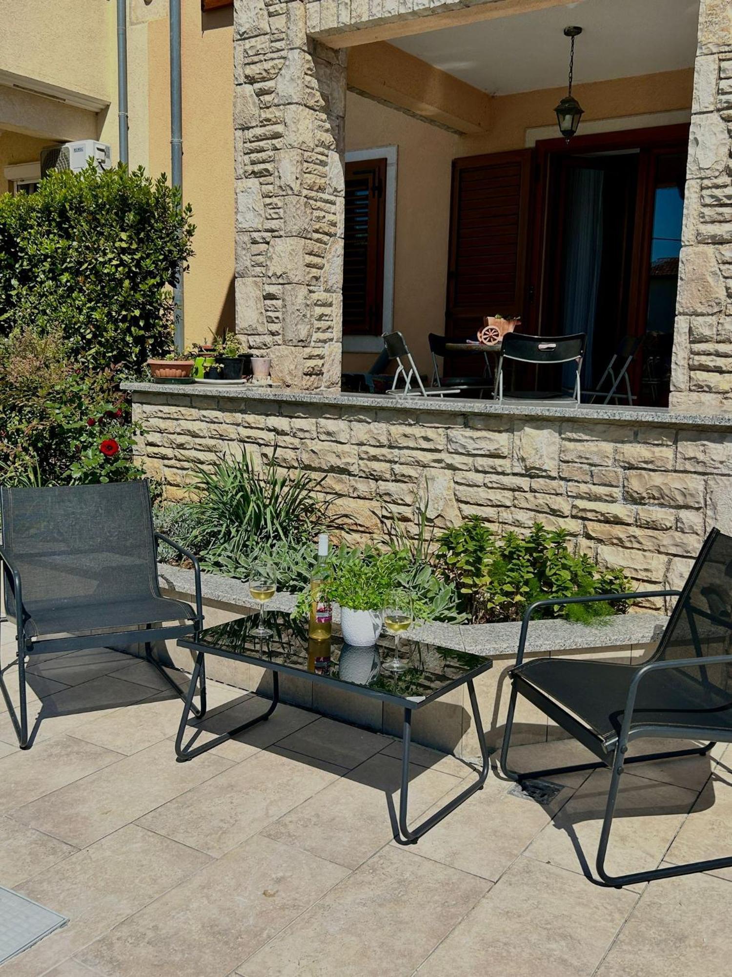 Villa Krasa Sea View Apartmants With Pool Ližnjan Exteriör bild