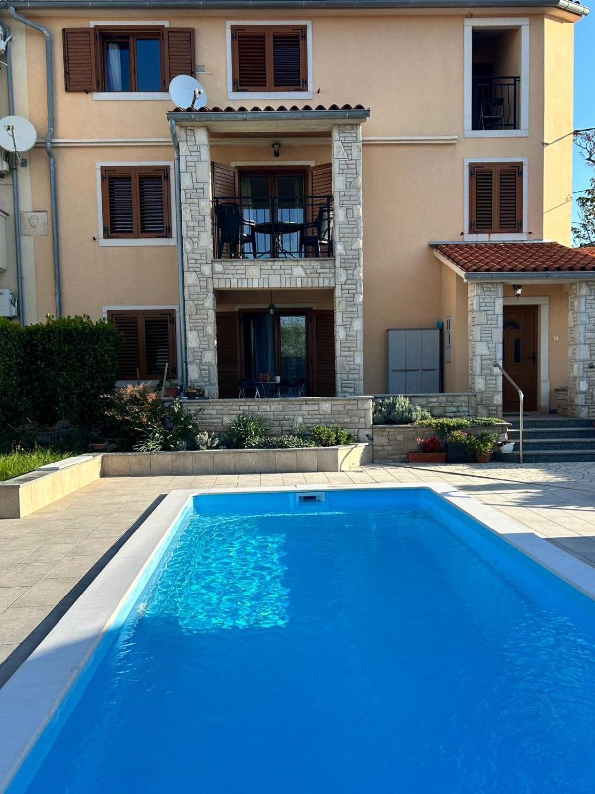 Villa Krasa Sea View Apartmants With Pool Ližnjan Exteriör bild