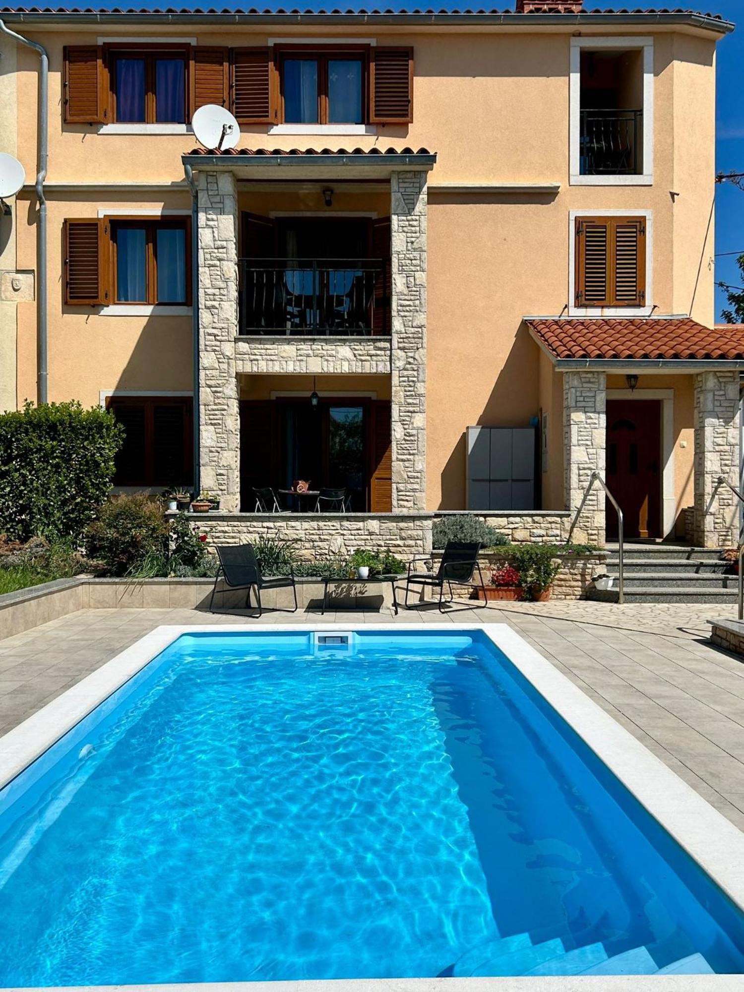 Villa Krasa Sea View Apartmants With Pool Ližnjan Exteriör bild