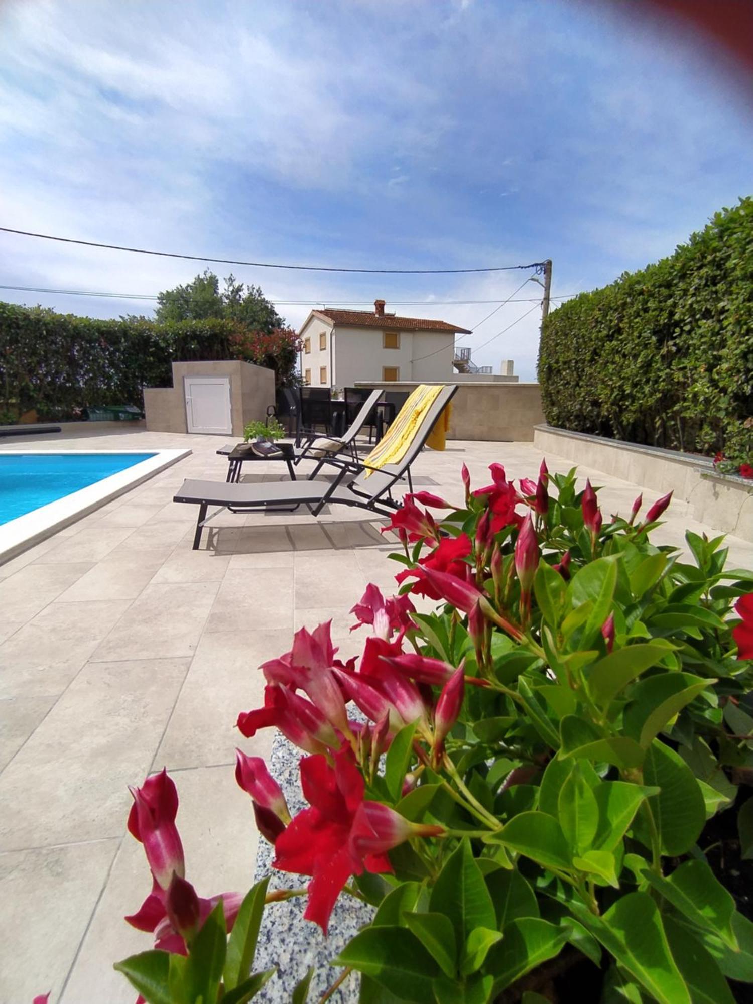 Villa Krasa Sea View Apartmants With Pool Ližnjan Exteriör bild