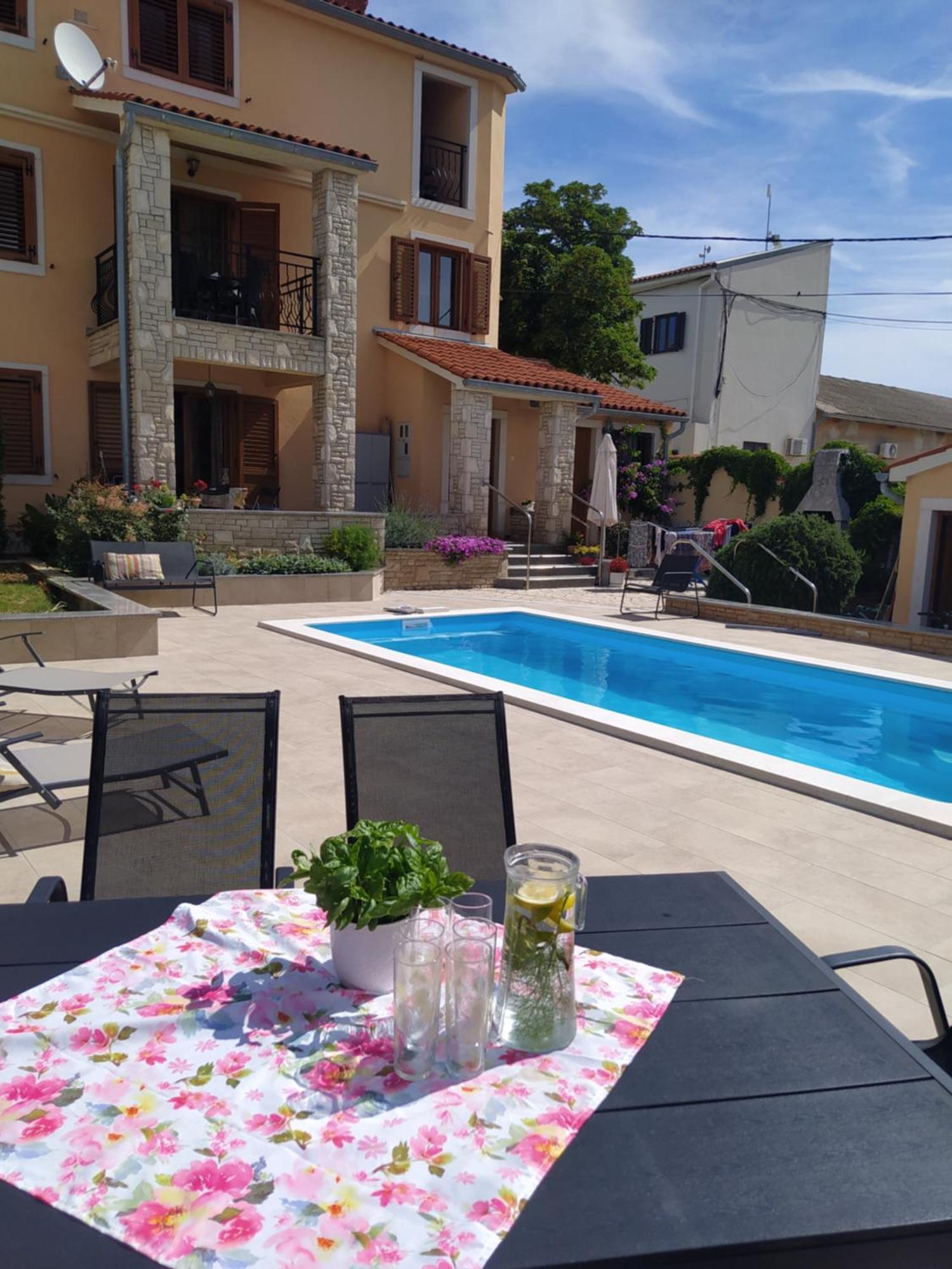 Villa Krasa Sea View Apartmants With Pool Ližnjan Exteriör bild
