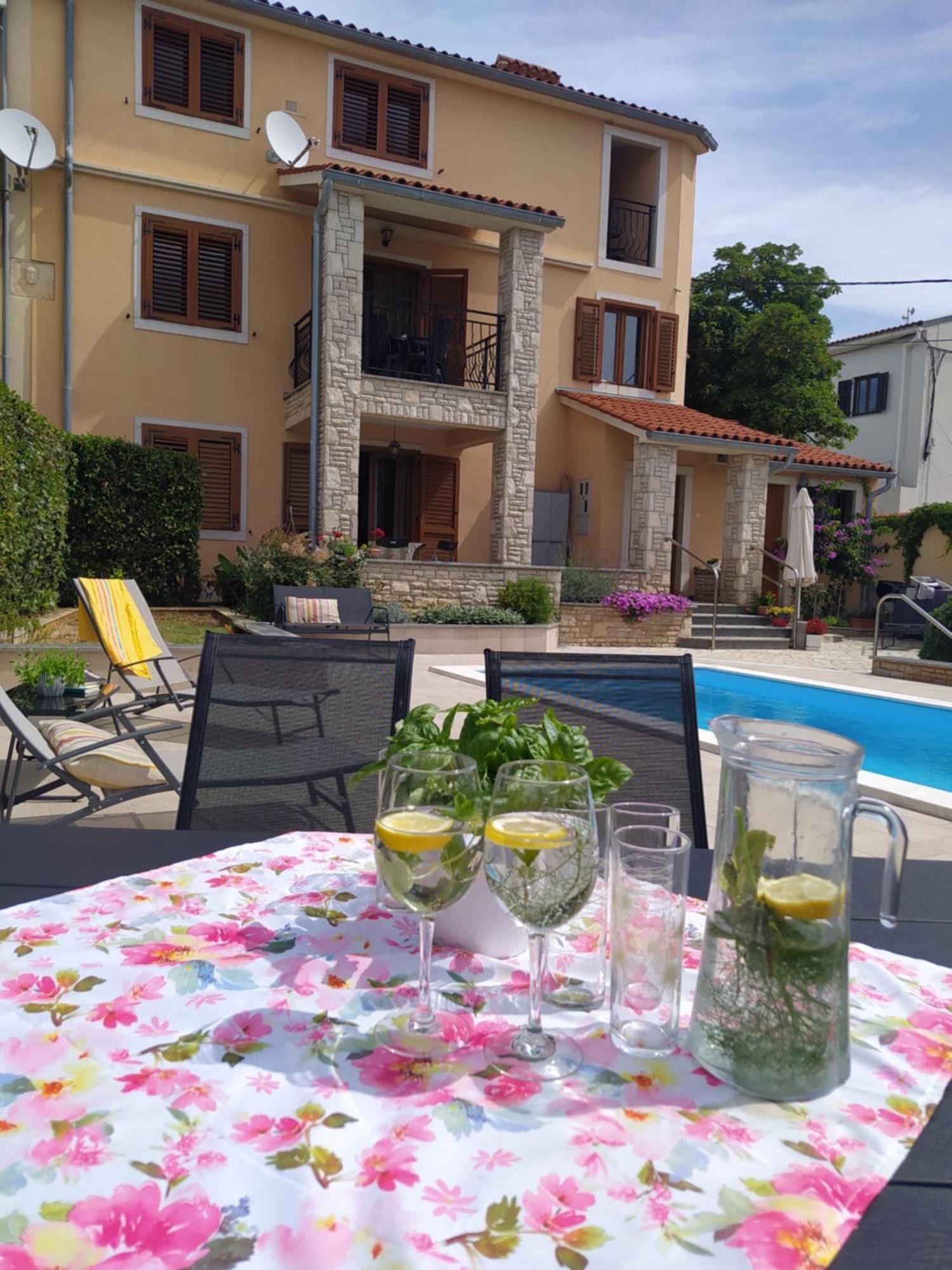 Villa Krasa Sea View Apartmants With Pool Ližnjan Exteriör bild