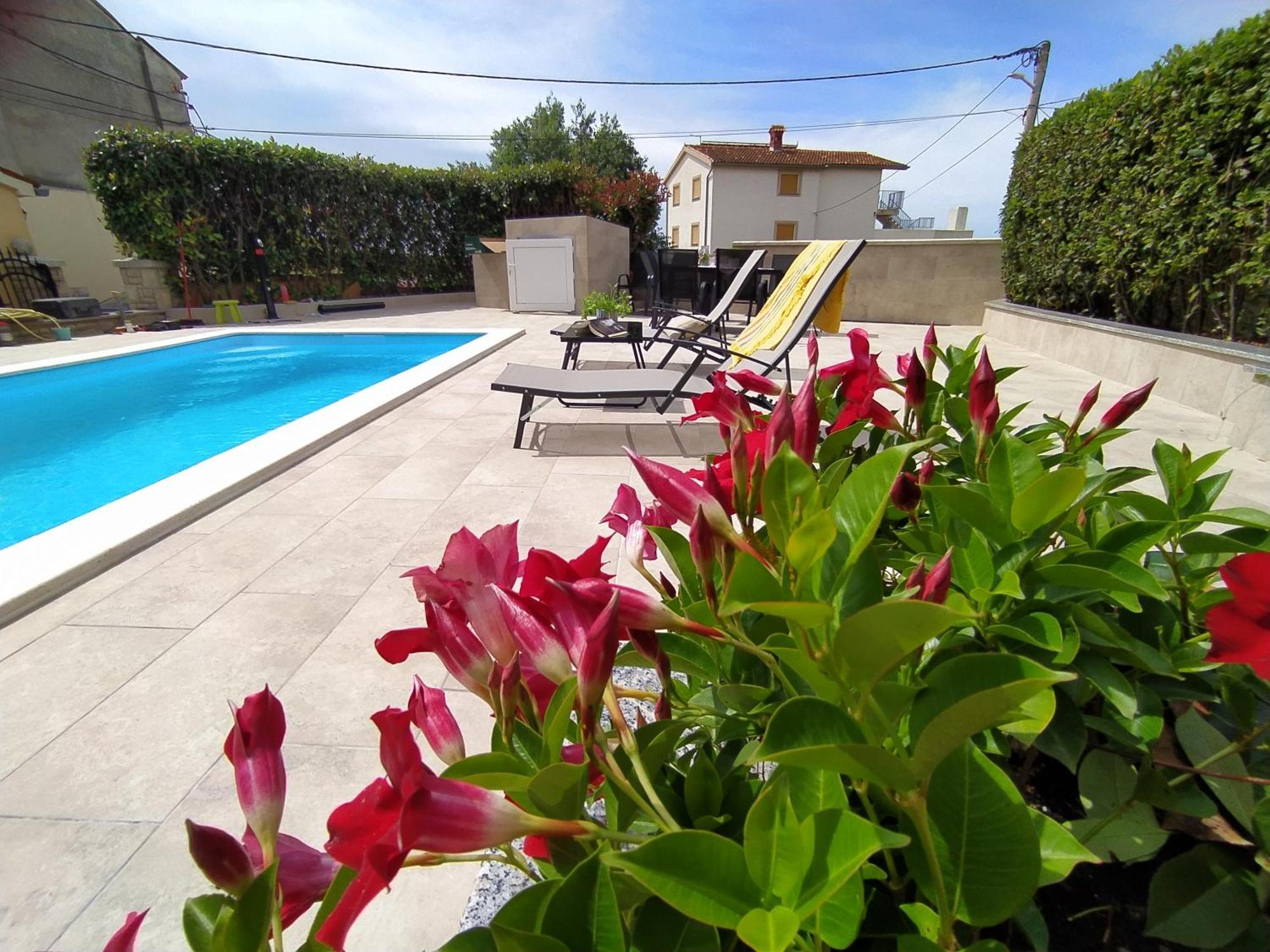Villa Krasa Sea View Apartmants With Pool Ližnjan Exteriör bild