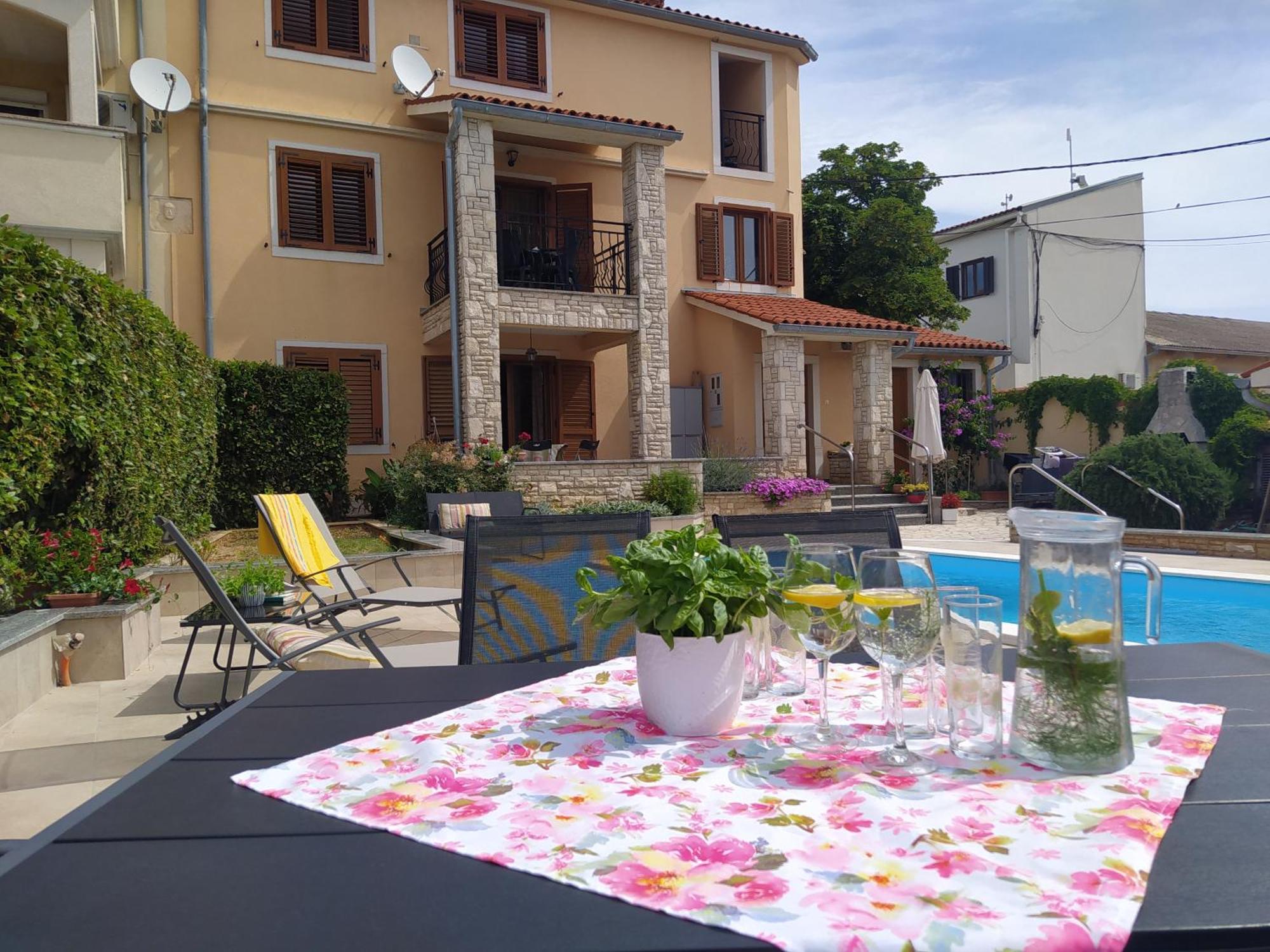 Villa Krasa Sea View Apartmants With Pool Ližnjan Exteriör bild