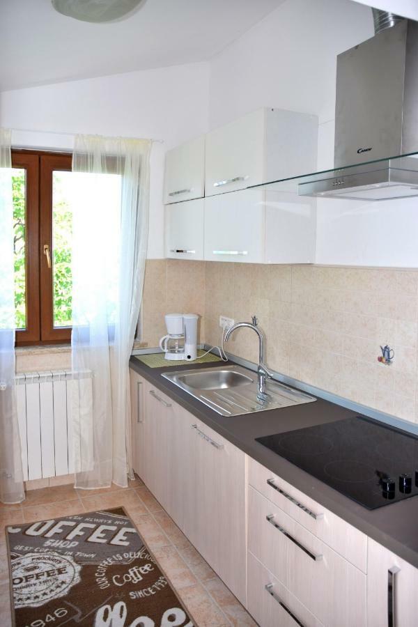 Villa Krasa Sea View Apartmants With Pool Ližnjan Exteriör bild