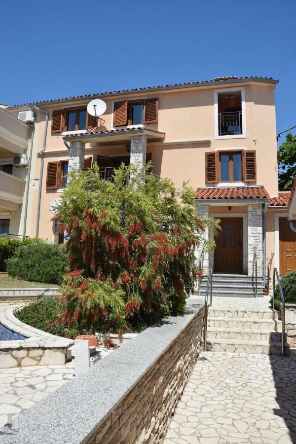 Villa Krasa Sea View Apartmants With Pool Ližnjan Exteriör bild
