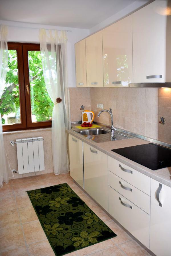 Villa Krasa Sea View Apartmants With Pool Ližnjan Exteriör bild