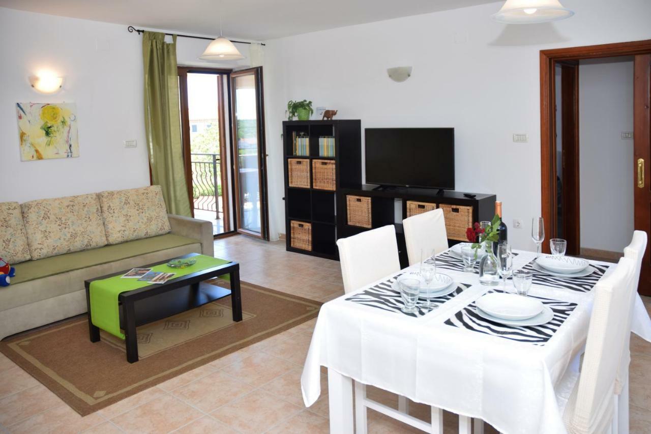 Villa Krasa Sea View Apartmants With Pool Ližnjan Exteriör bild