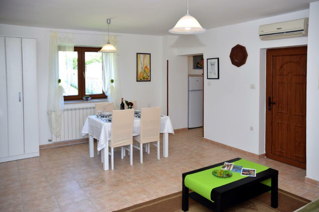 Villa Krasa Sea View Apartmants With Pool Ližnjan Exteriör bild