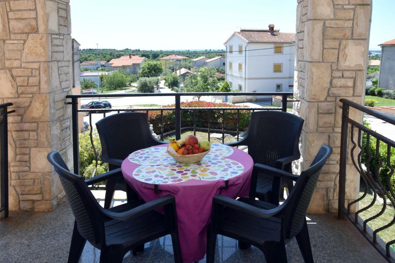 Villa Krasa Sea View Apartmants With Pool Ližnjan Exteriör bild