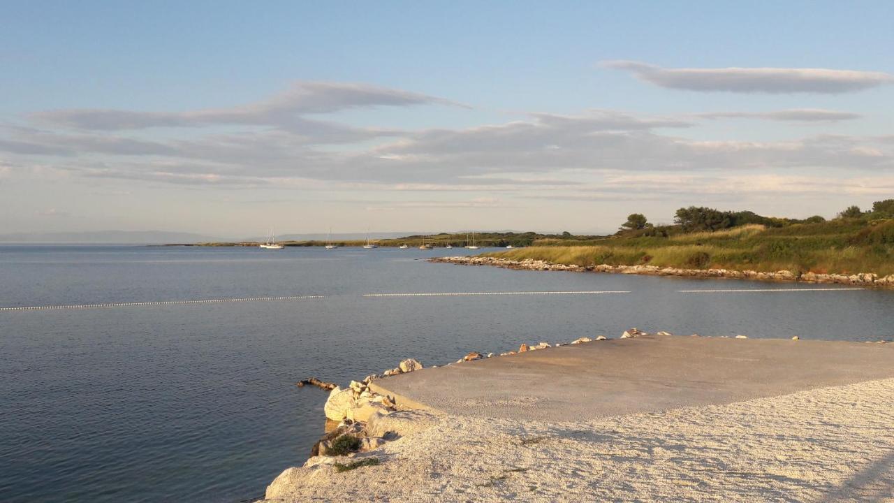 Villa Krasa Sea View Apartmants With Pool Ližnjan Exteriör bild